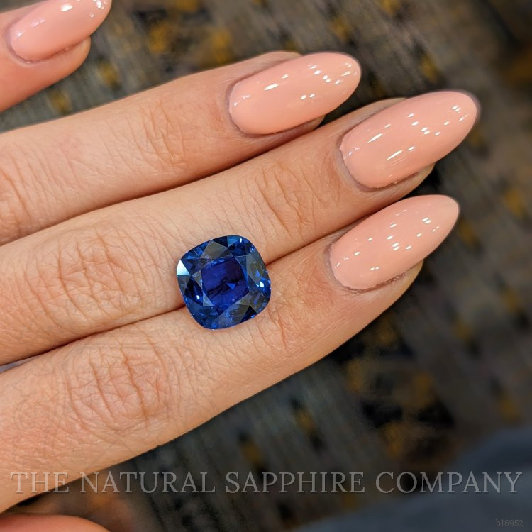 7.77 Ct. Blue Sapphire from Ceylon (Sri Lanka)