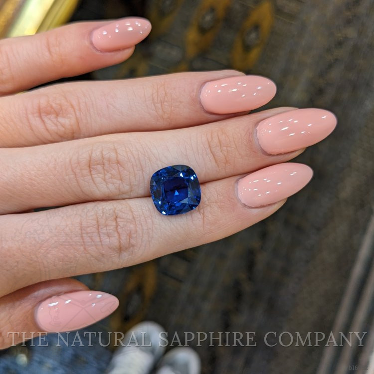 7.77 Ct. Blue Sapphire from Ceylon (Sri Lanka)