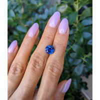 4.14 Ct. Blue Sapphire from Ceylon (Sri Lanka) Life Style