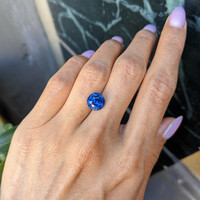 4.14 Ct. Blue Sapphire from Ceylon (Sri Lanka) Life Style