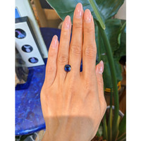 4.04 Ct. Blue Sapphire from Ceylon (Sri Lanka) Life Style