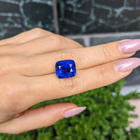 12.94 Ct. Blue Sapphire from Ceylon (Sri Lanka) Life Style