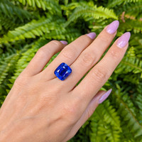 12.94 Ct. Blue Sapphire from Ceylon (Sri Lanka) Life Style