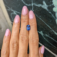 3.00 Ct. Blue Sapphire from Ceylon (Sri Lanka) Life Style