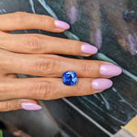 7.60 Ct. Blue Sapphire from Ceylon (Sri Lanka) Life Style
