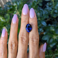 9.07 Ct. Blue Sapphire from Ceylon (Sri Lanka) Life Style