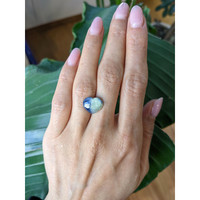 7.70 Ct. Bi Color Cabochon Sapphire from Ceylon (Sri Lanka) Life Style