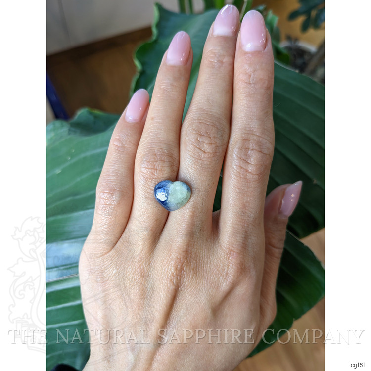 7.70 Ct. Bi Color Cabochon Sapphire from Ceylon (Sri Lanka)