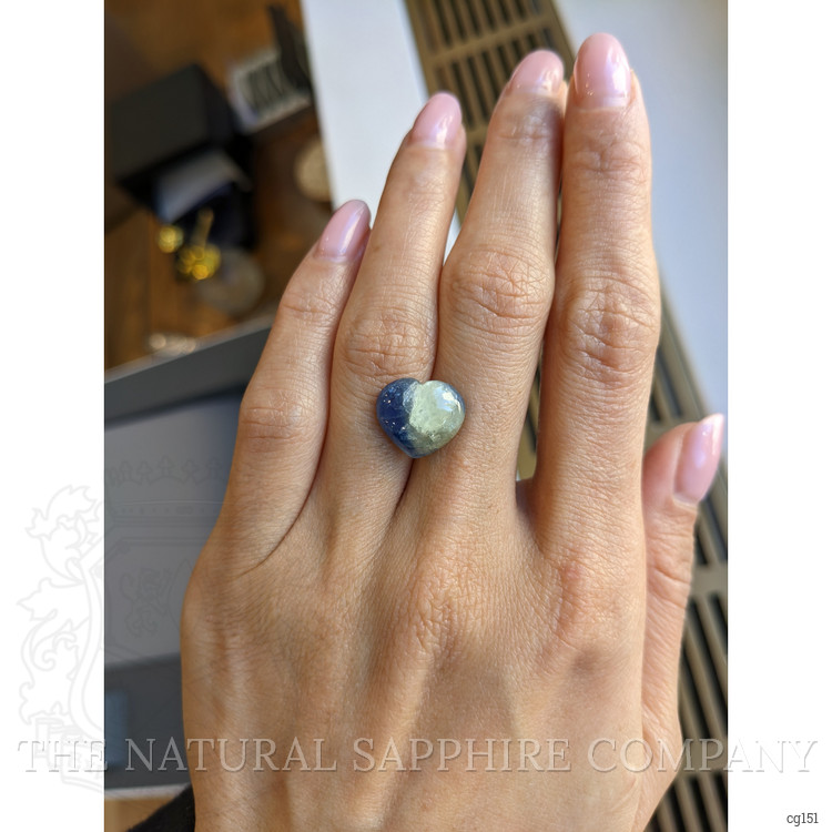 7.70 Ct. Bi Color Cabochon Sapphire from Ceylon (Sri Lanka)