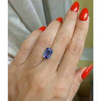 2.30 Ct. Bi Color Sapphire from Ceylon (Sri Lanka) Life Style
