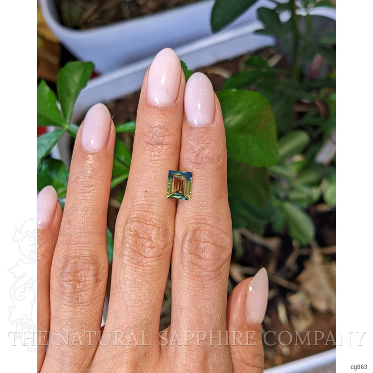 2.08 Ct. Bi Color Sapphire from Ceylon (Sri Lanka)