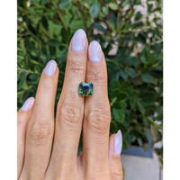 4.86 Ct. Bi Color / Parti Sapphire from Madagascar Life Style