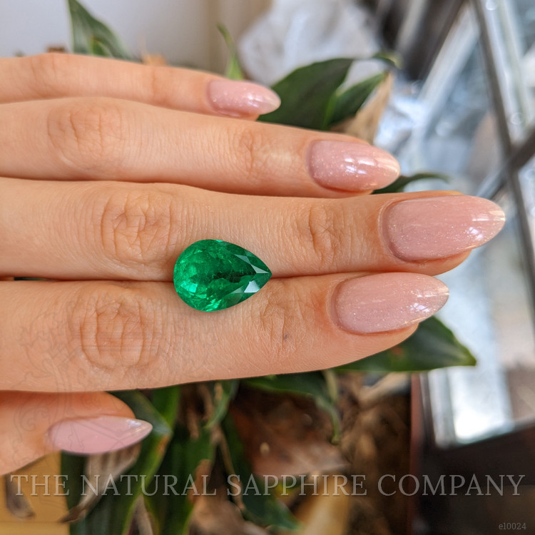 8.45 Ct. Emerald from Colombia - Muzo