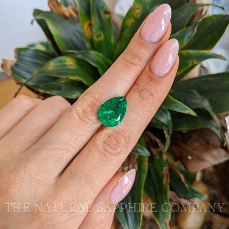 8.45 Ct. Emerald from Colombia - Muzo