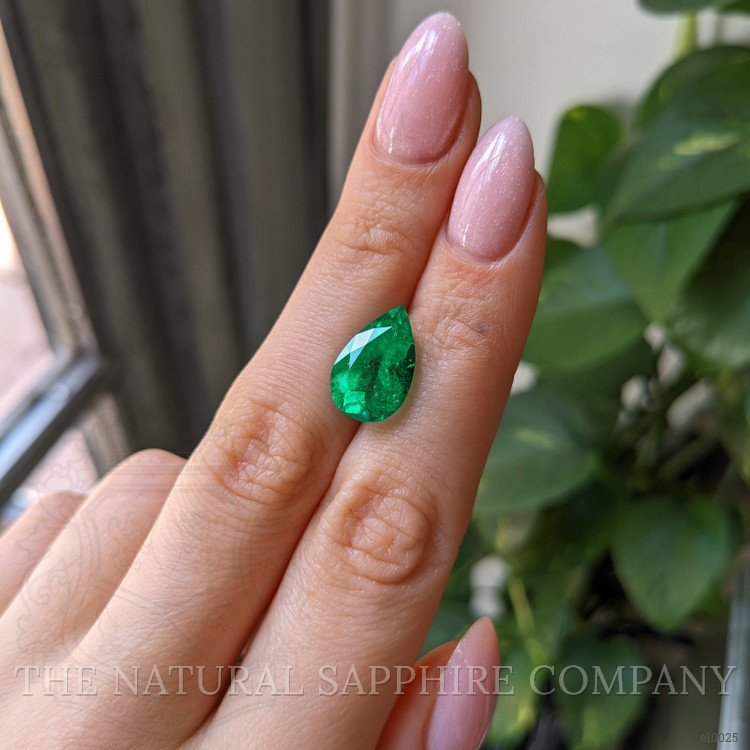 6.10 Ct. Emerald from Colombia - Muzo