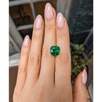 5.71 Ct. Emerald from Colombia - Muzo Life Style