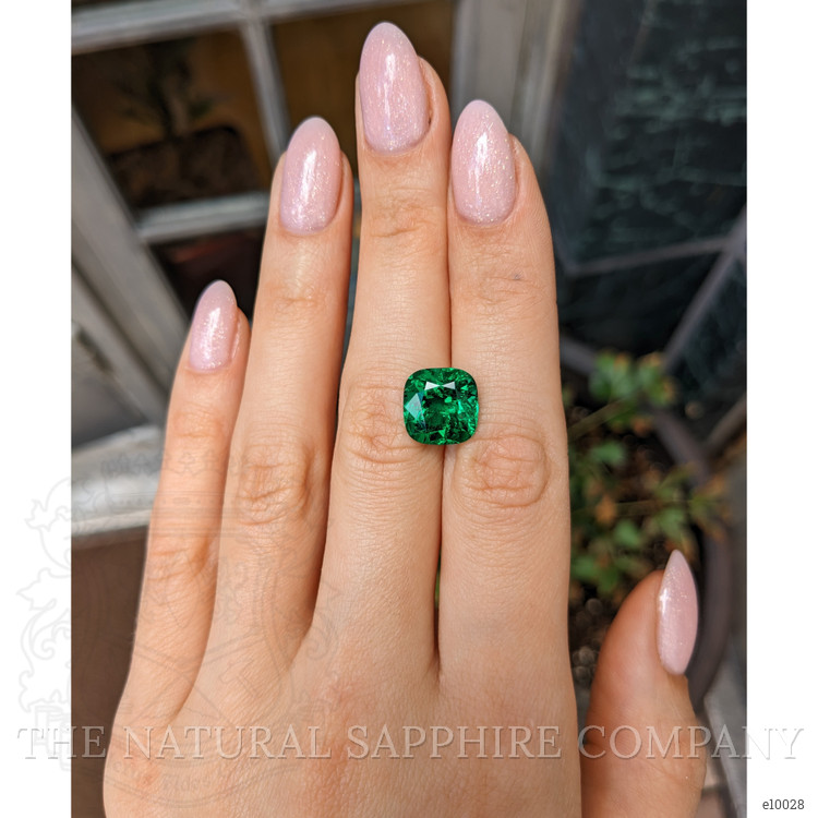 5.71 Ct. Emerald from Colombia - Muzo