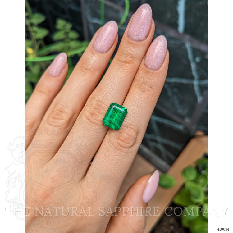 4.81 Ct. Emerald from Colombia - Muzo