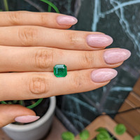 2.43 Ct. Emerald from Colombia Life Style