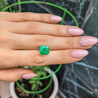 4.80 Ct. Emerald from Colombia Life Style