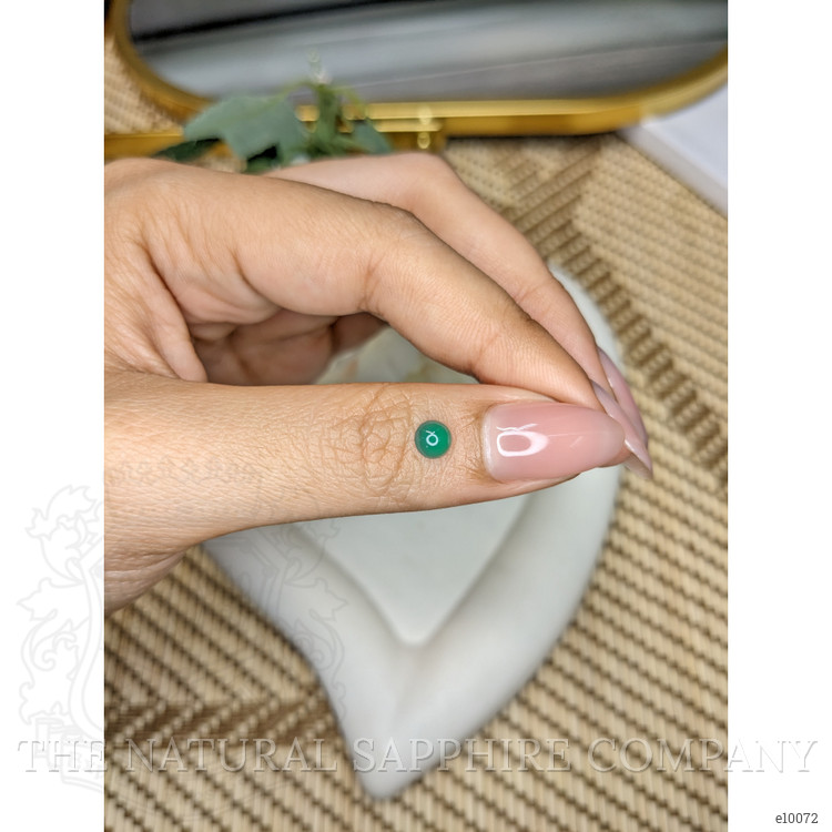 0.36 Ct. Cabochon Emerald from Colombia - Muzo