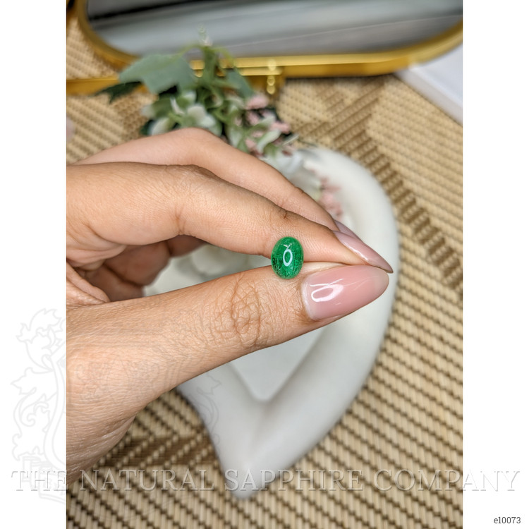 1.83 Ct. Cabochon Emerald from Colombia - Muzo