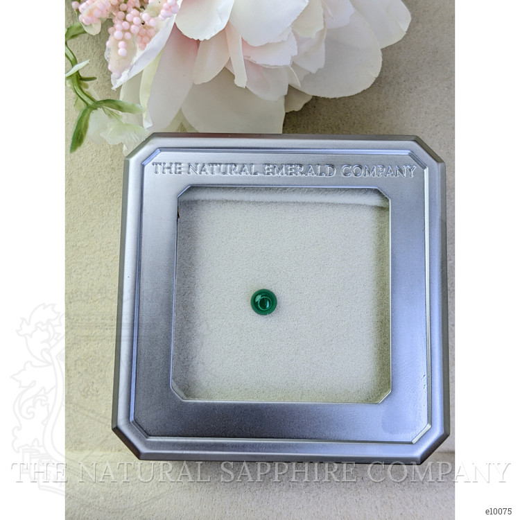 0.40 Ct. Cabochon Emerald from Colombia - Muzo