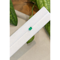 0.46 Ct. Emerald from Afghanistan Life Style