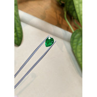 2.52 Ct. Emerald from Zambia Life Style