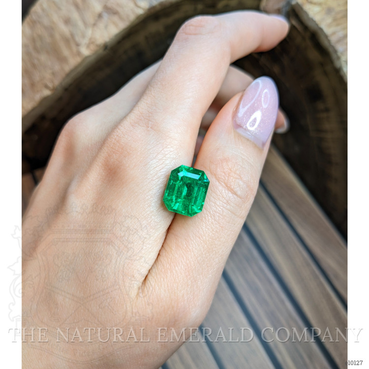 7.91 Ct. Emerald from Colombia - Muzo