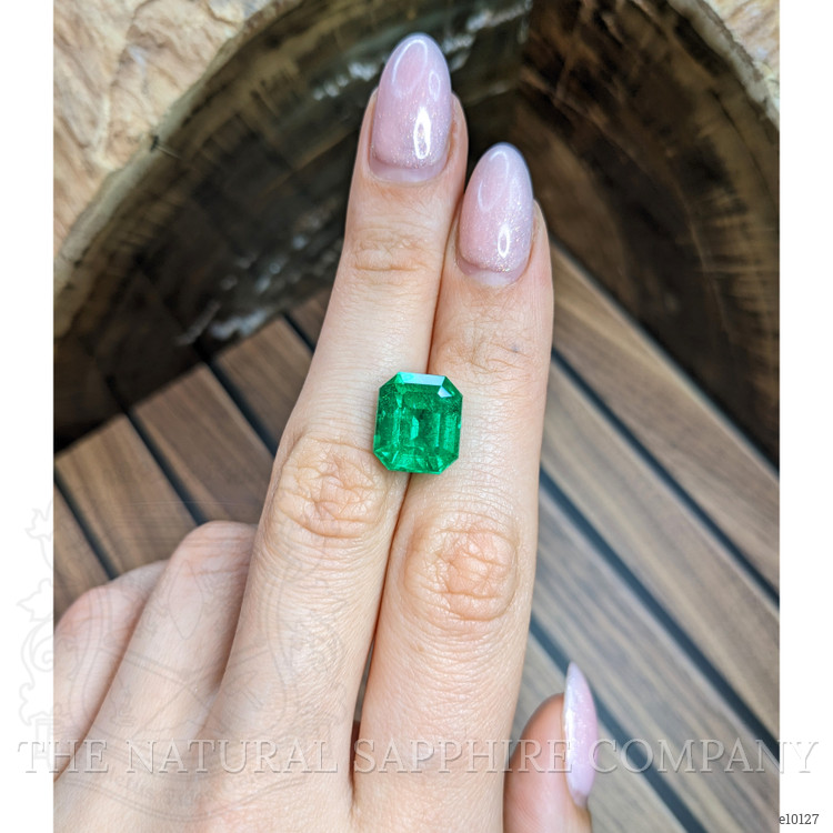 7.91 Ct. Emerald from Colombia - Muzo