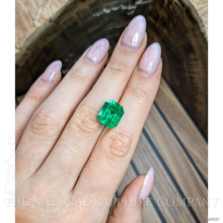 7.91 Ct. Emerald from Colombia - Muzo