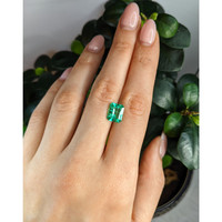 2.66 Ct. Emerald from Colombia Life Style