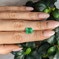 2.66 Ct. Emerald from Colombia Life Style
