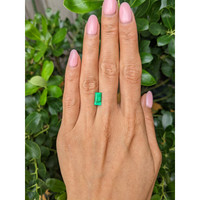 1.52 Ct. Emerald from Colombia Life Style