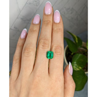 3.12 Ct. Emerald from Colombia Life Style