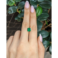 1.73 Ct. Emerald from Colombia Life Style