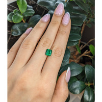 1.73 Ct. Emerald from Colombia Life Style