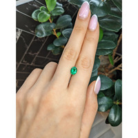 1.25 Ct. Emerald from Colombia Life Style