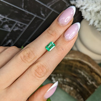1.21 Ct. Emerald from Colombia Life Style