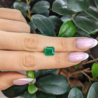 2.83 Ct. Emerald from Zambia Life Style