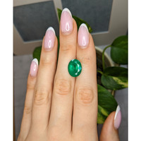 6.40 Ct. Emerald from Colombia - Muzo Life Style