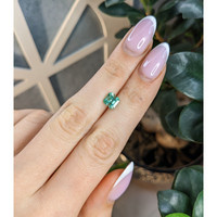 1.07 Ct. Emerald from Colombia Life Style