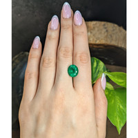 5.41 Ct. Emerald from Colombia - Muzo Life Style