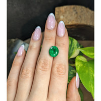 5.41 Ct. Emerald from Colombia - Muzo Life Style