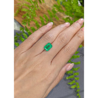 2.65 Ct. Emerald from Russia Life Style
