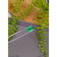 2.65 Ct. Emerald from Russia Life Style