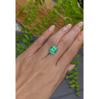 5.24 Ct. Emerald from Russia Life Style