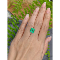 3.95 Ct. Emerald from Russia Life Style