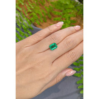 2.21 Ct. Emerald from Zambia Life Style